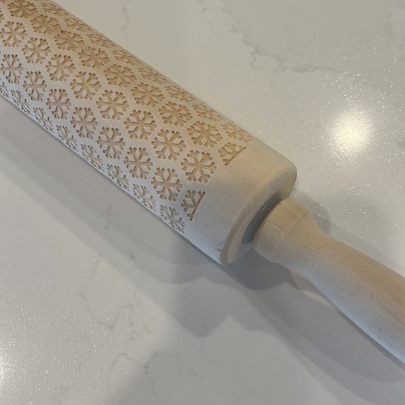Snowflake pattern rolling pin - Picture 3 of 3